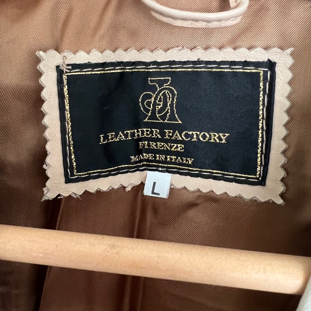 Tan/Cream leather coat, size L (approximately size 10-12 US) - Picture 4 of 11